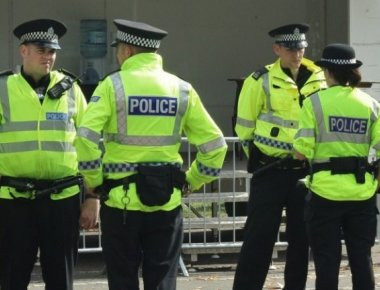 Τρία ύποπτα δέματα με «λευκή ουσία» σε πολιτικά γραφεία στην Σκωτία